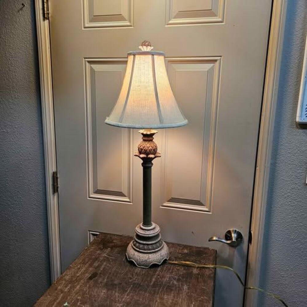 Traditional Pineapple Table Lamp